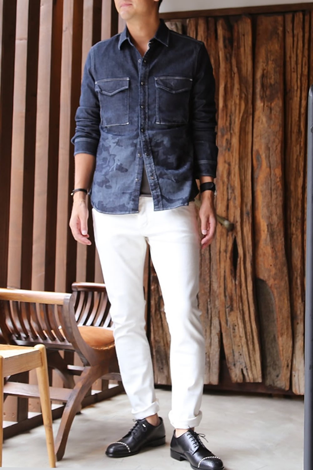 Roarオススメのデニムシャツをホワイトパンツで 313 River