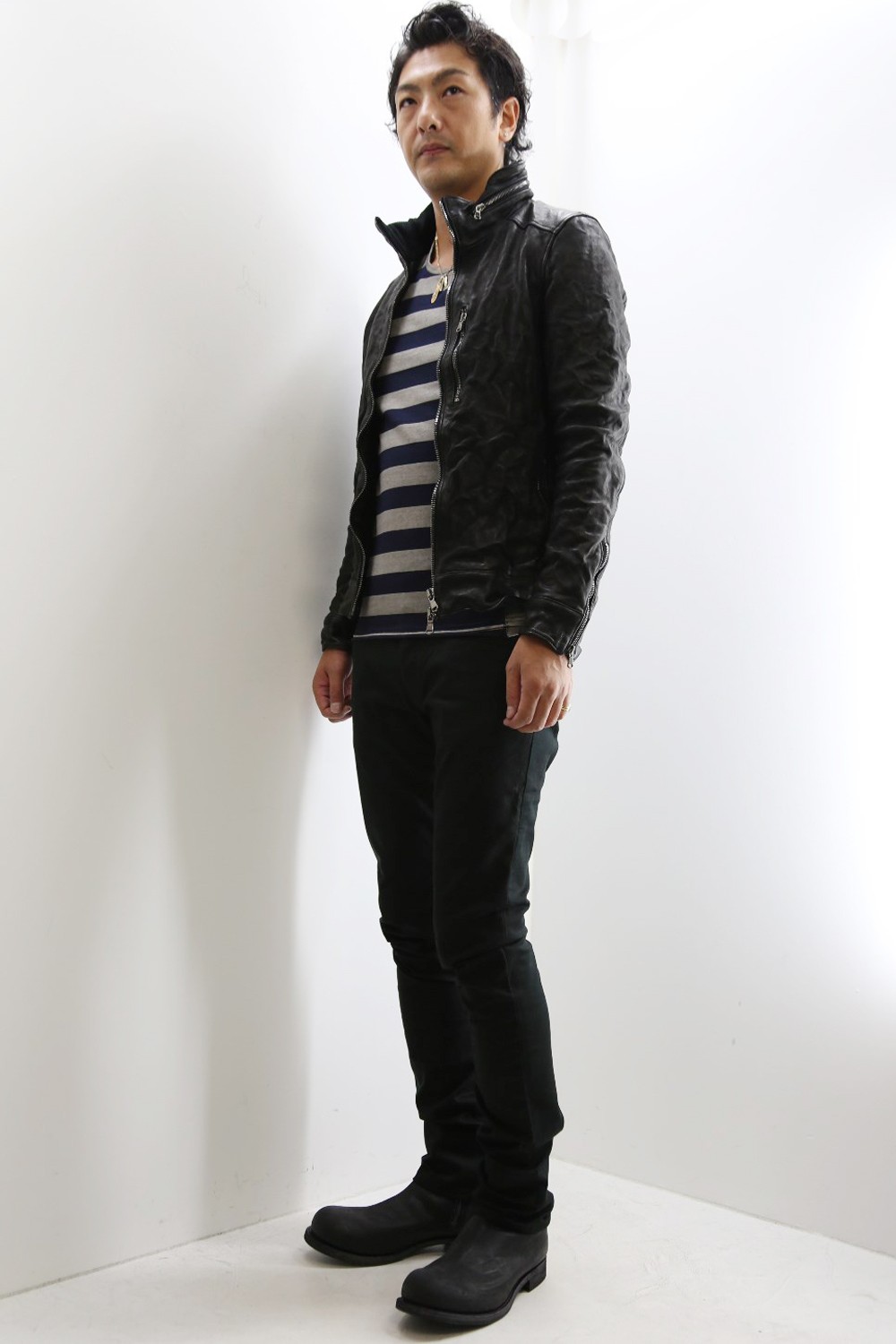 黒をメインに無骨なレザースタイル 568 River