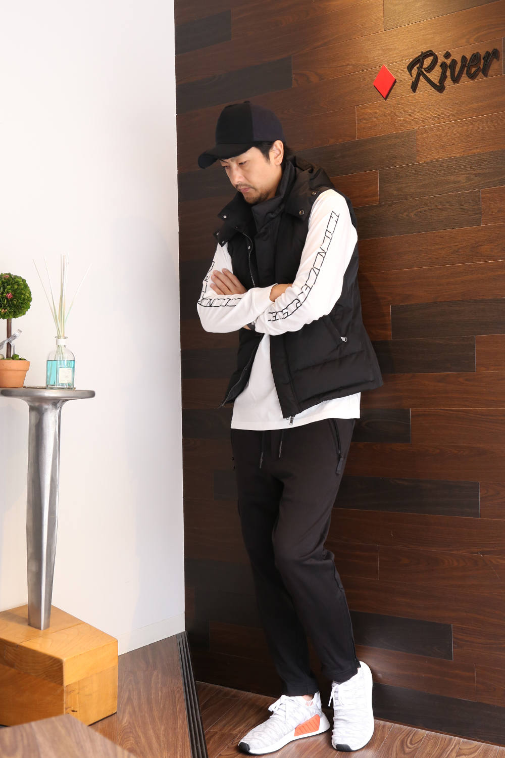 Tシャツxダウンベストスタイル 1260 River